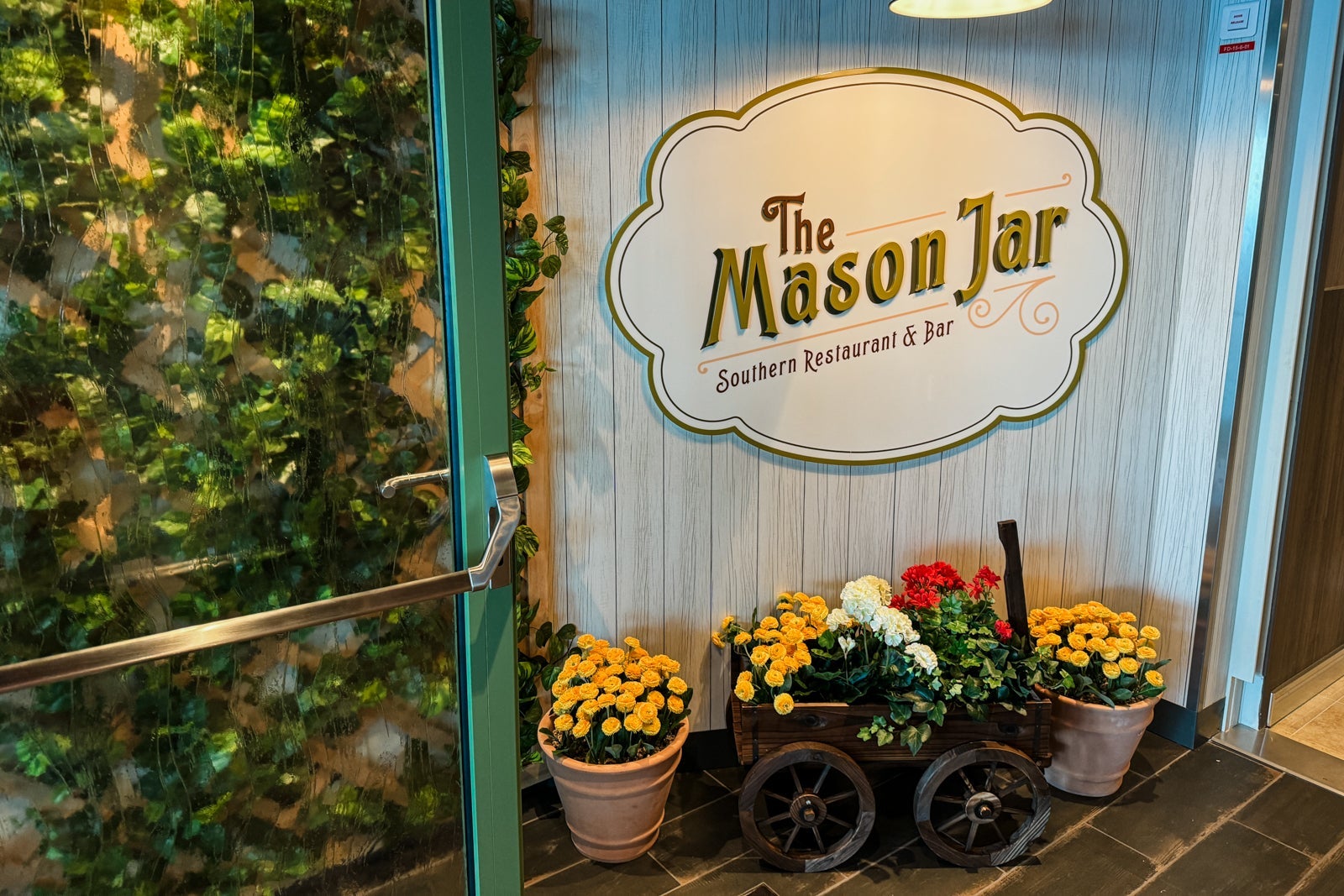 Utopia of the Seas dining