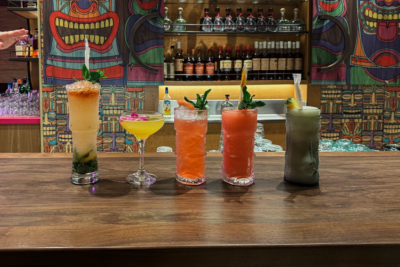 Utopia of the Seas bars