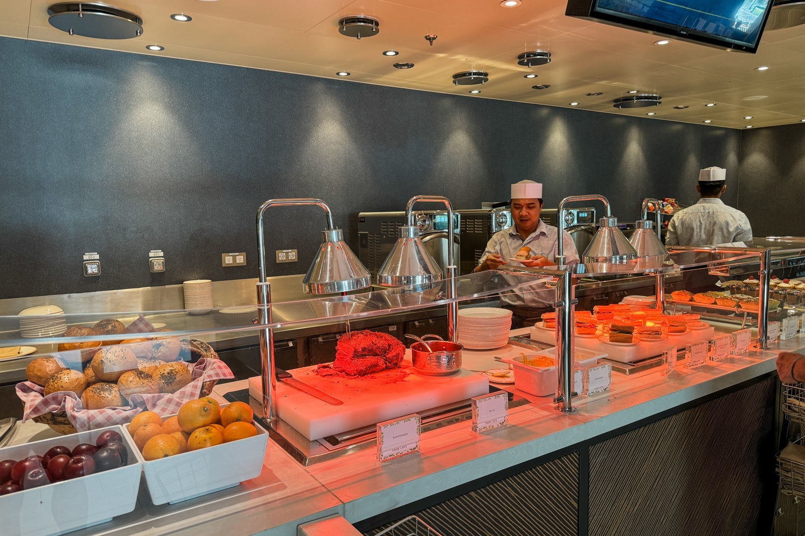 Utopia of the Seas dining