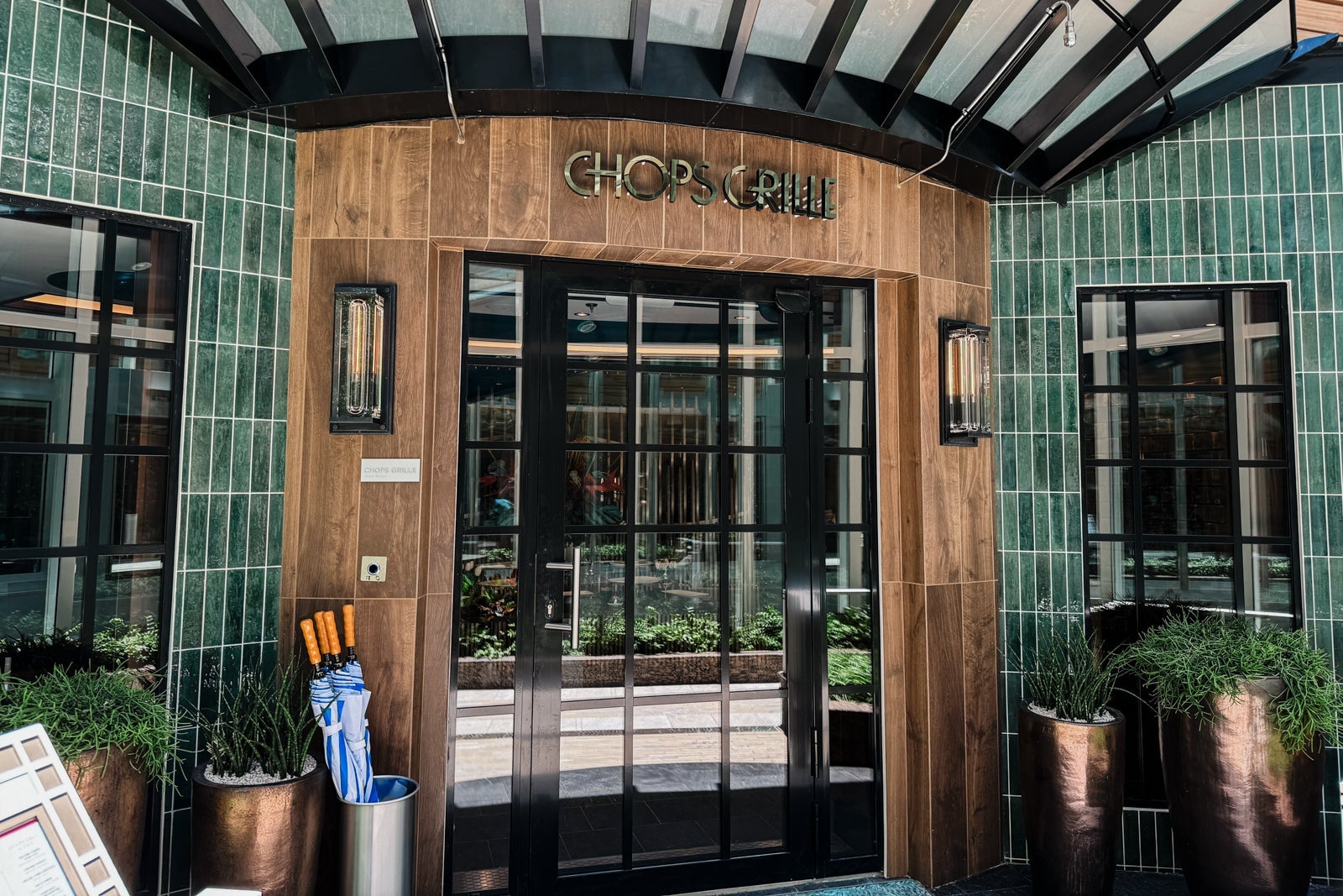 Utopia of the Seas dining