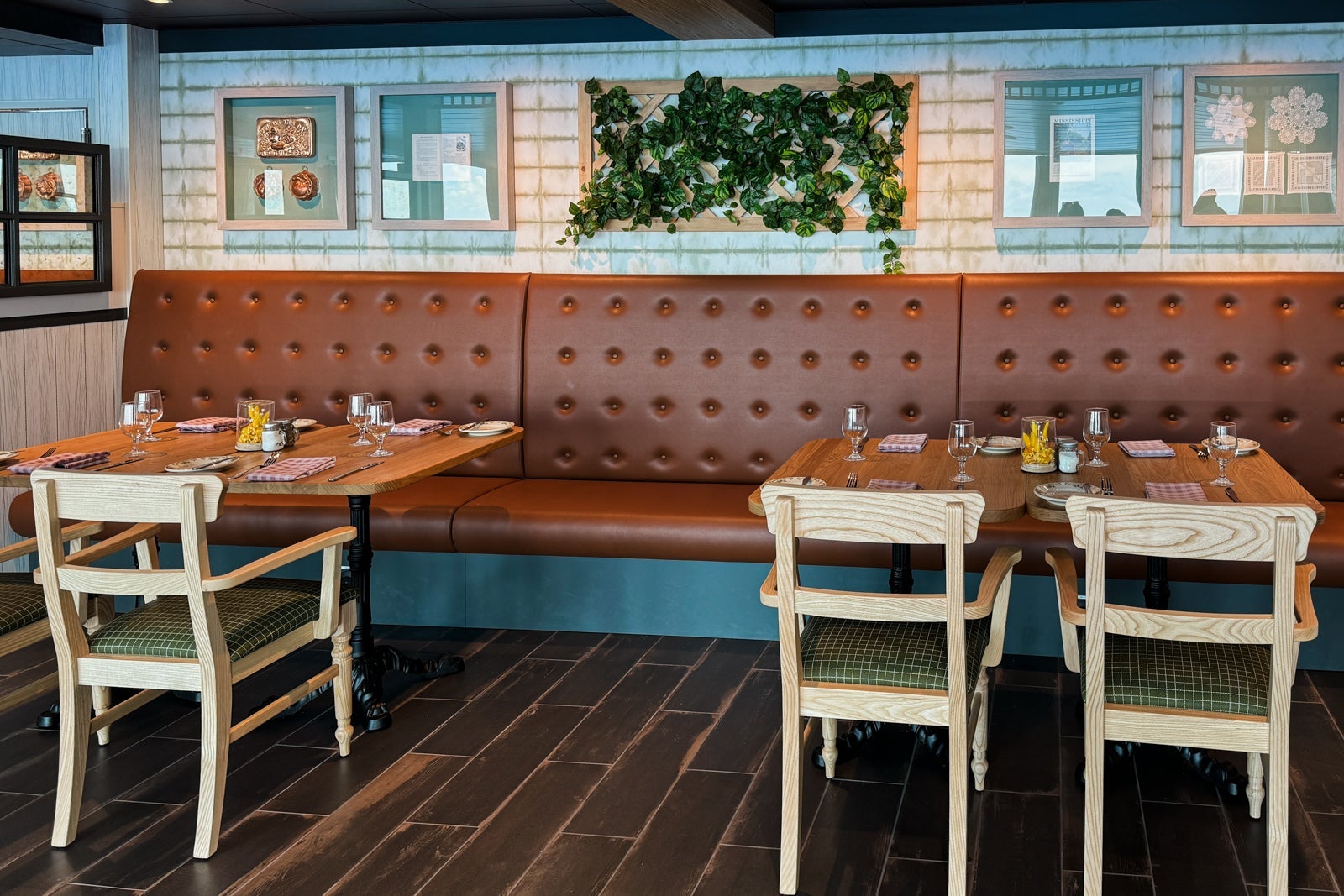 Utopia of the Seas dining