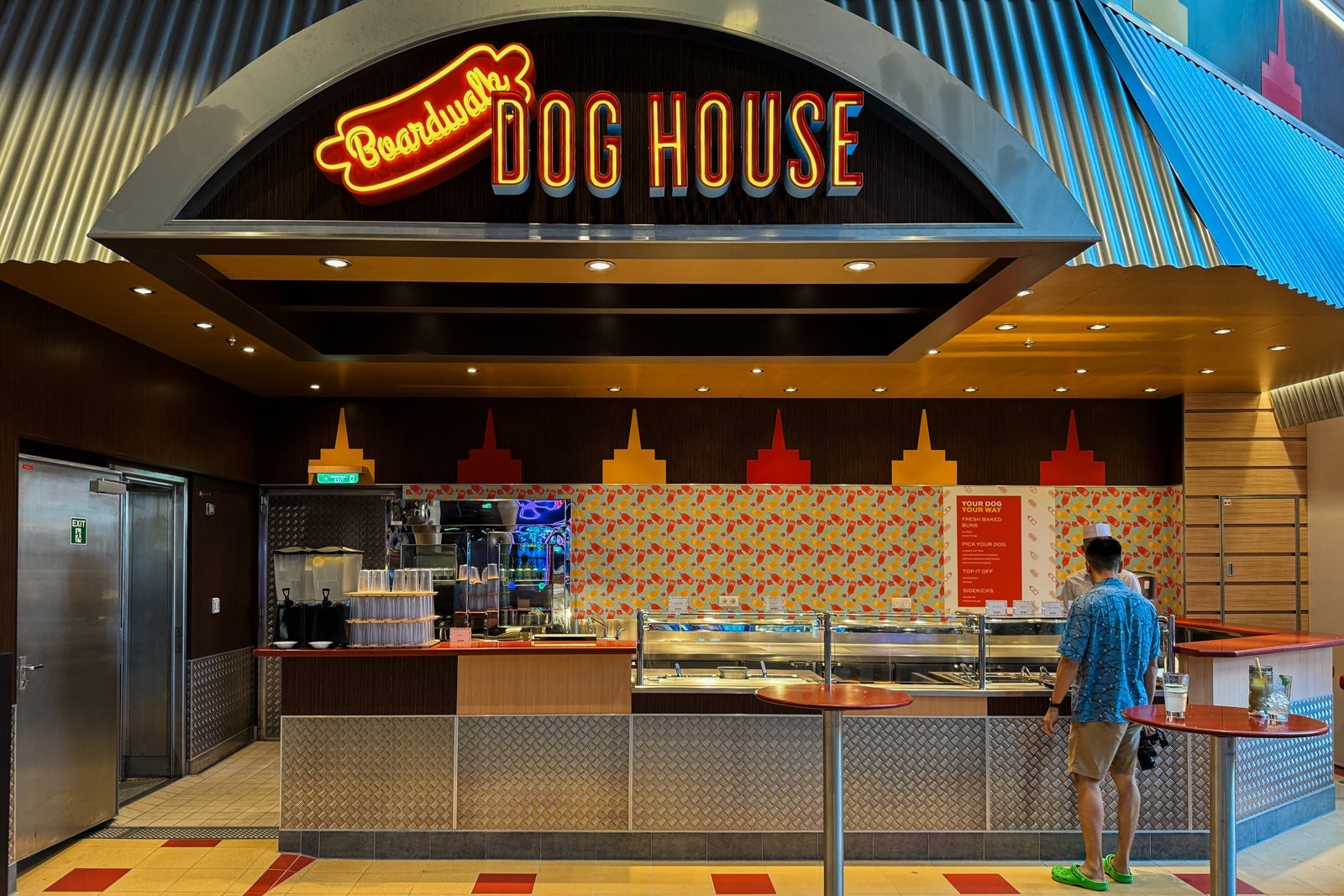 Utopia of the Seas dining