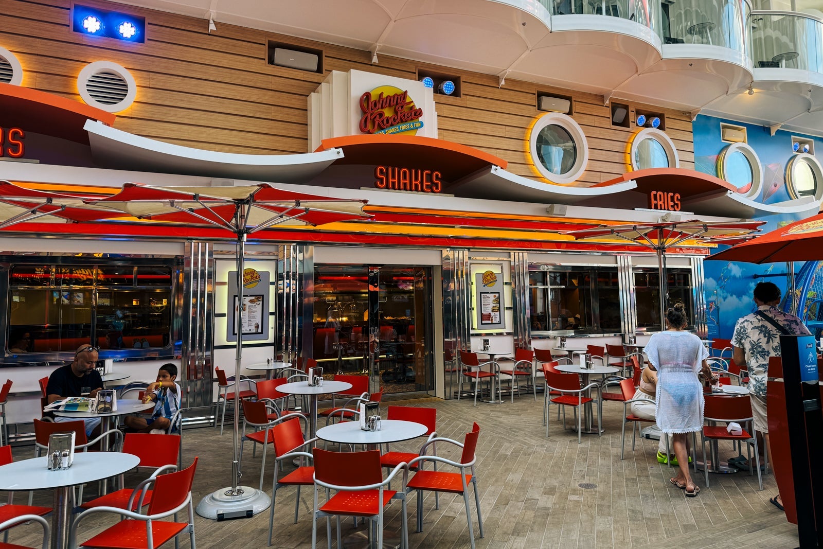 Utopia of the Seas dining