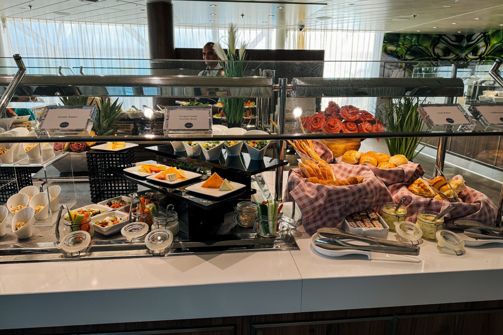 Utopia of the Seas dining