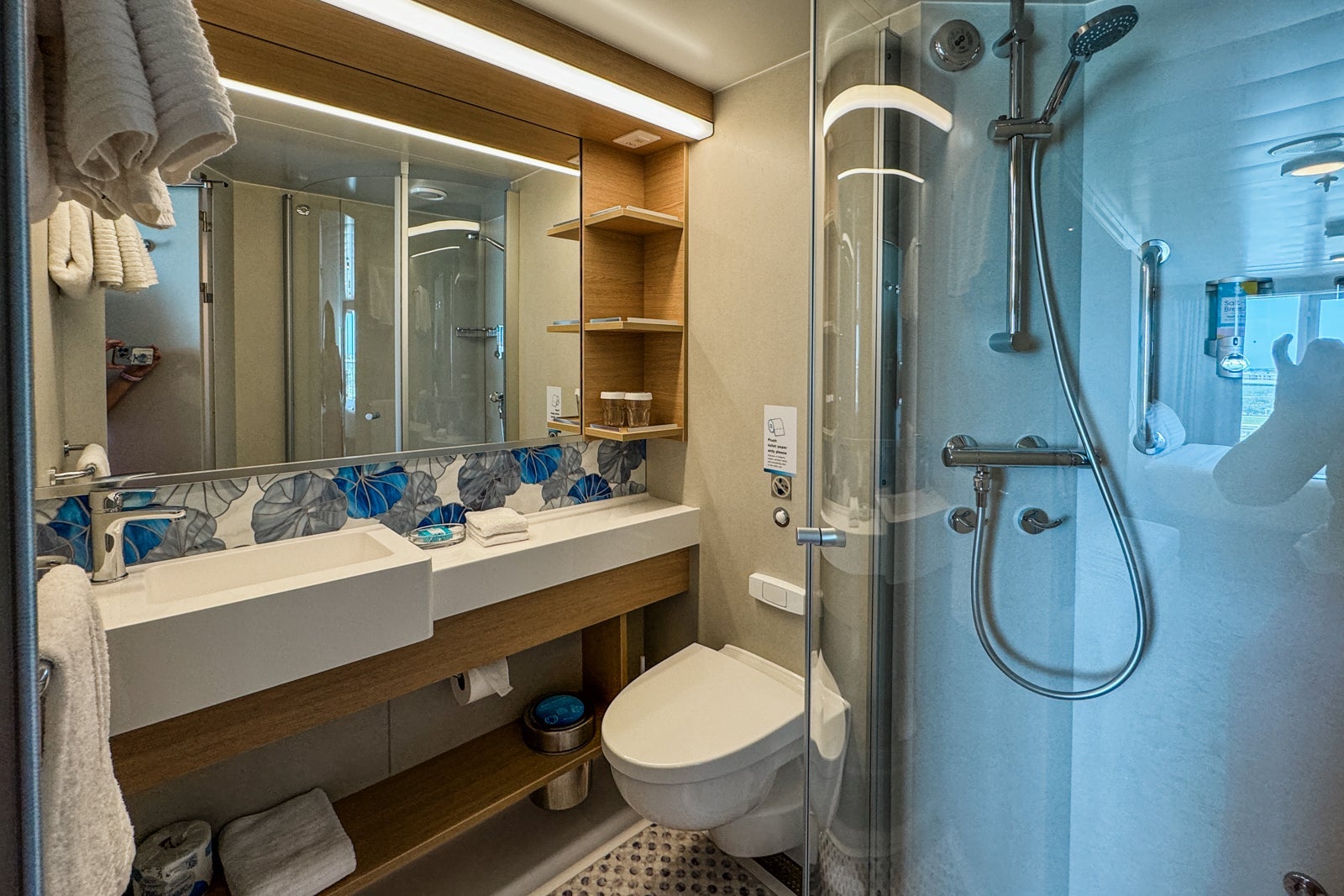 Utopia of the Seas cabin