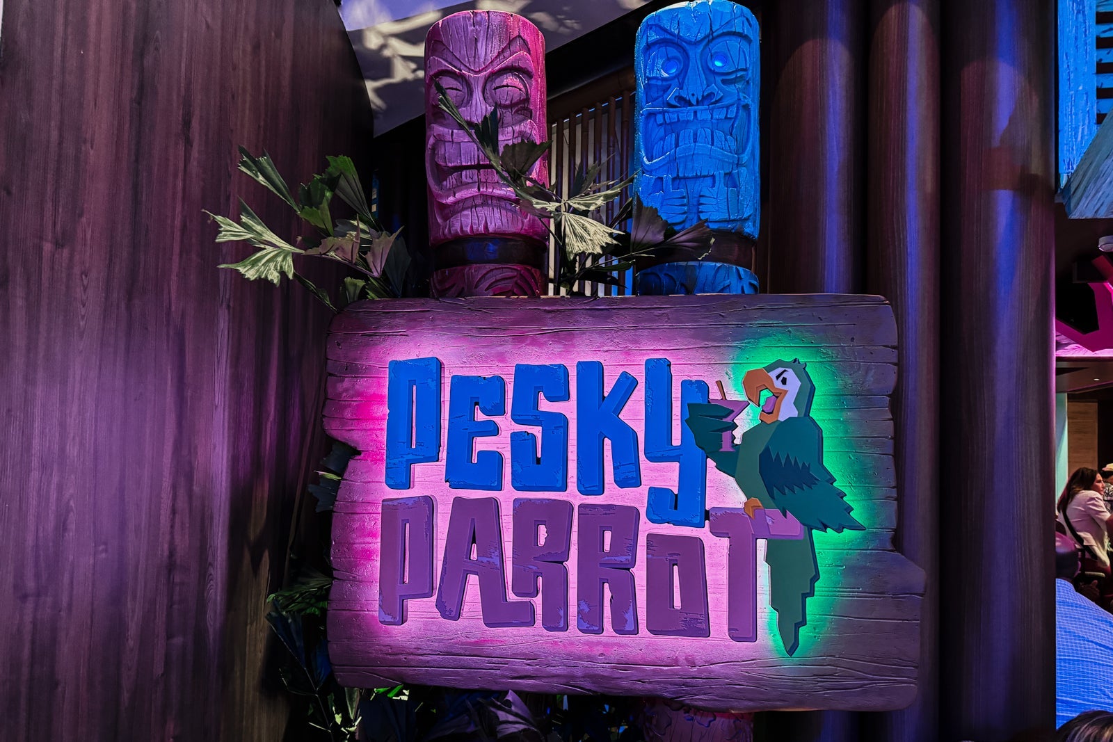 Utopia of the Seas bars