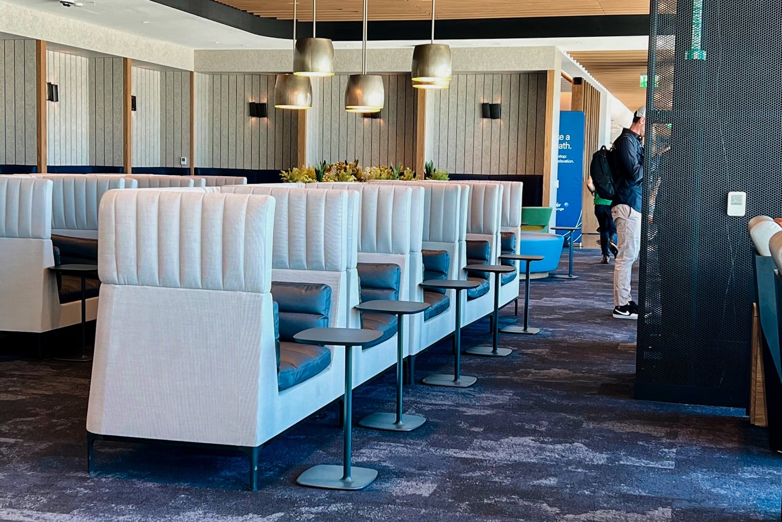 alaska airlines new lounge sfo