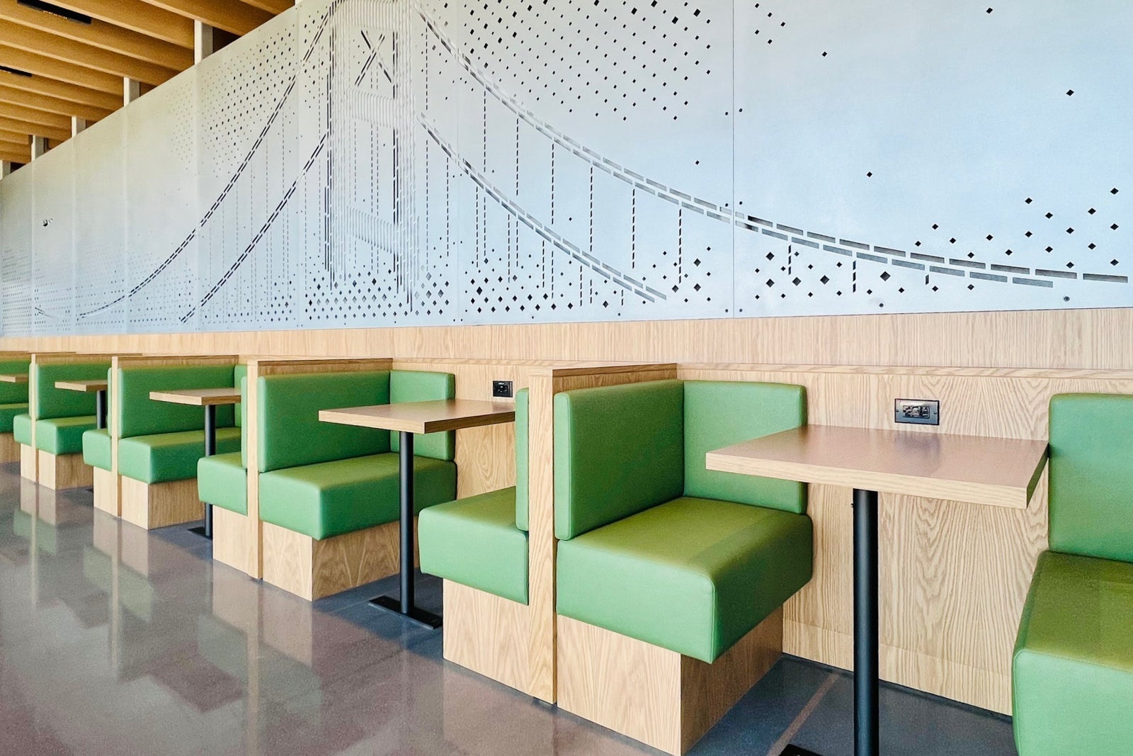 seating in lounge sfo