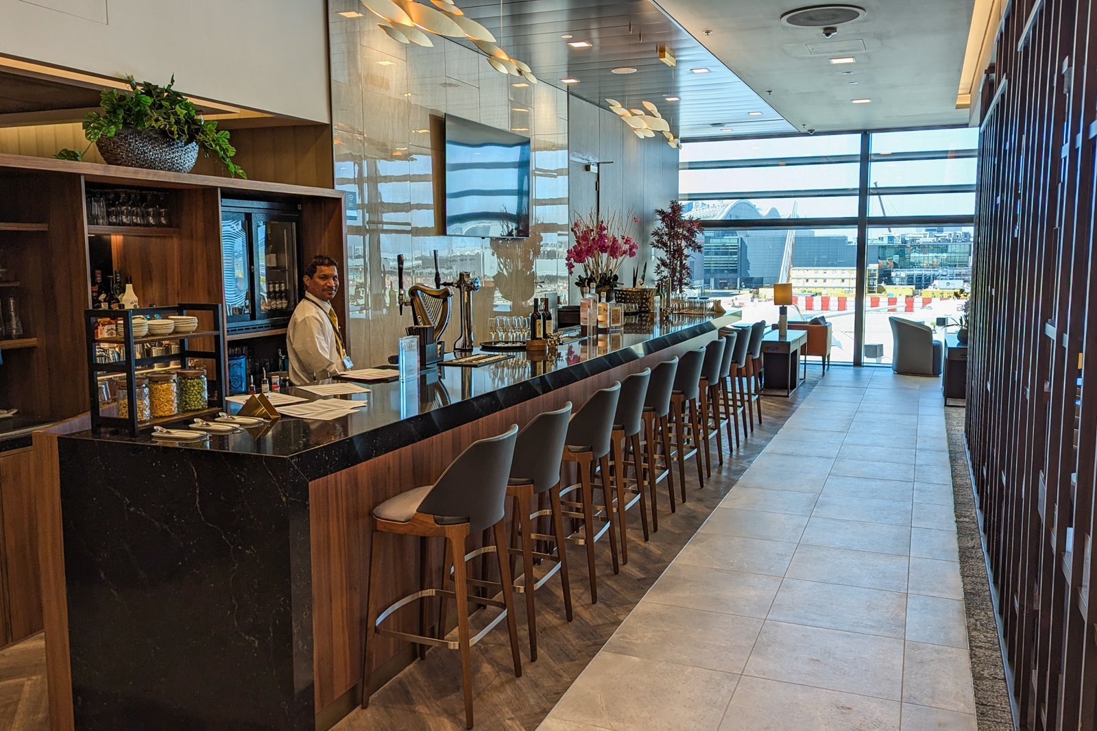 Singapore Airlines SilverKris Lounge