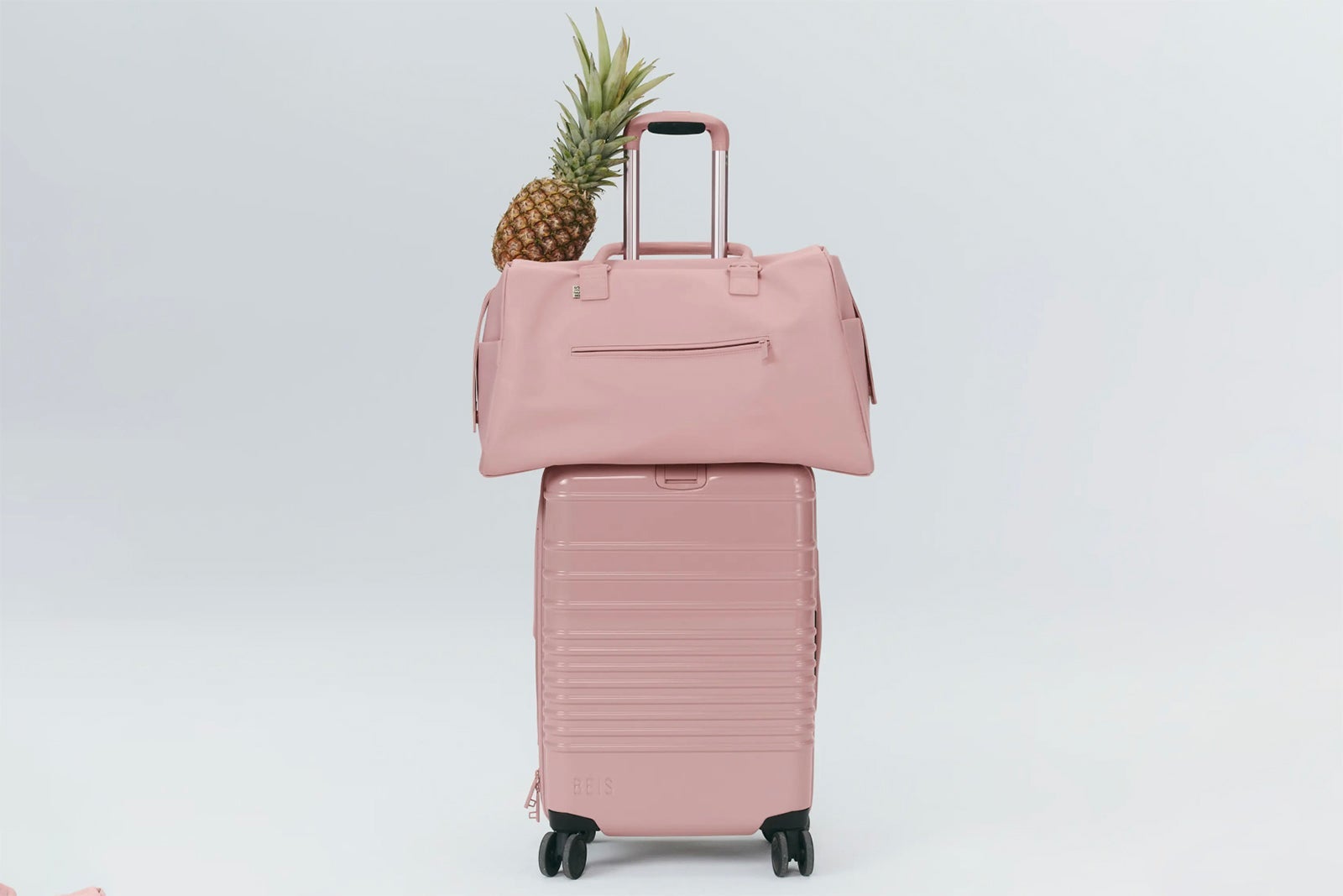 Béis The Glossy 22-Inch Expandable Carry-On Roller