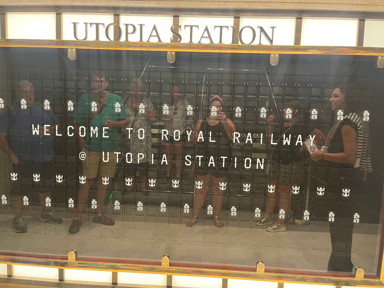 Flip board Royal Railway - Utopia Station
