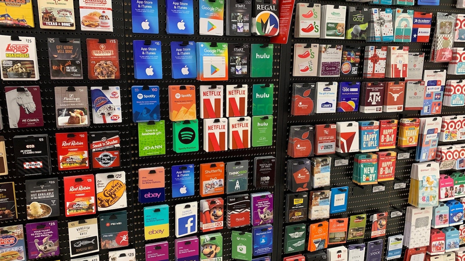 What is a Gift Card: Unlocking Flexible Gifting Options