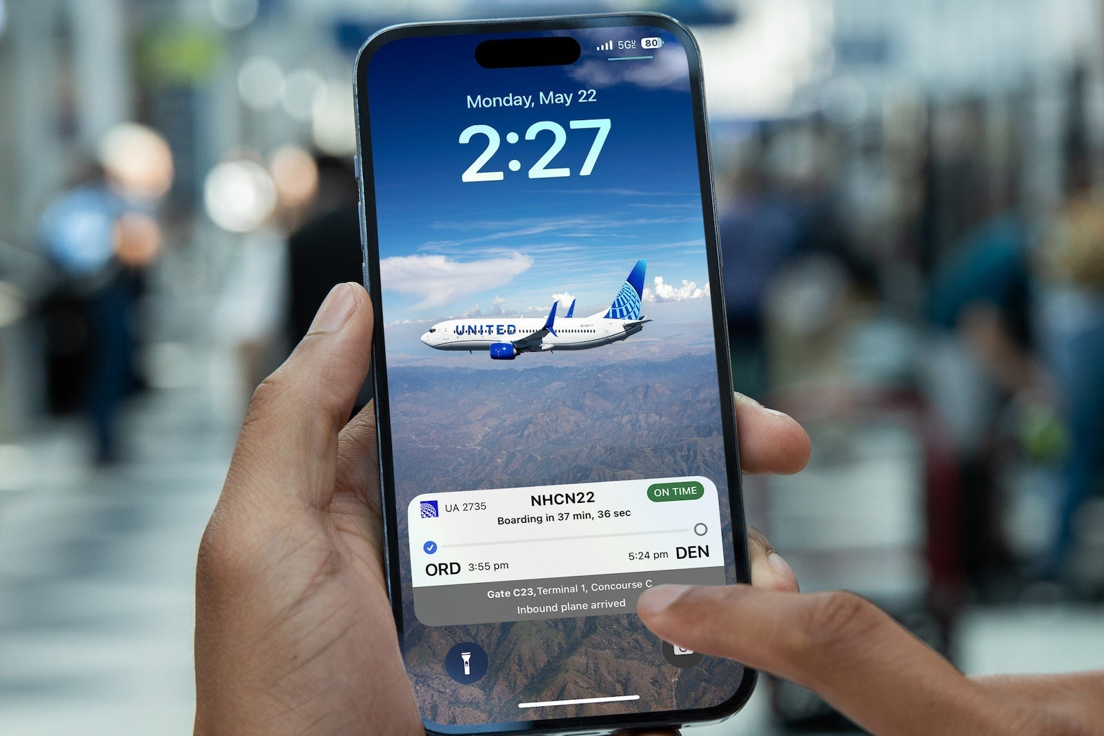 United-Airlines-Lock-Screen-Live-Activity