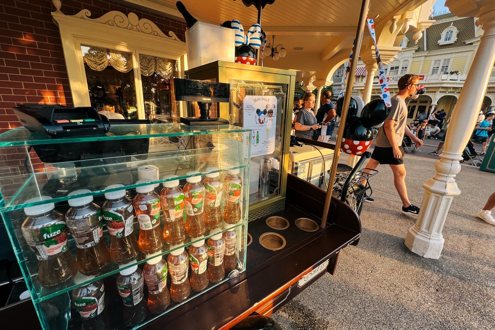 Snack cart at Disneyland Paris