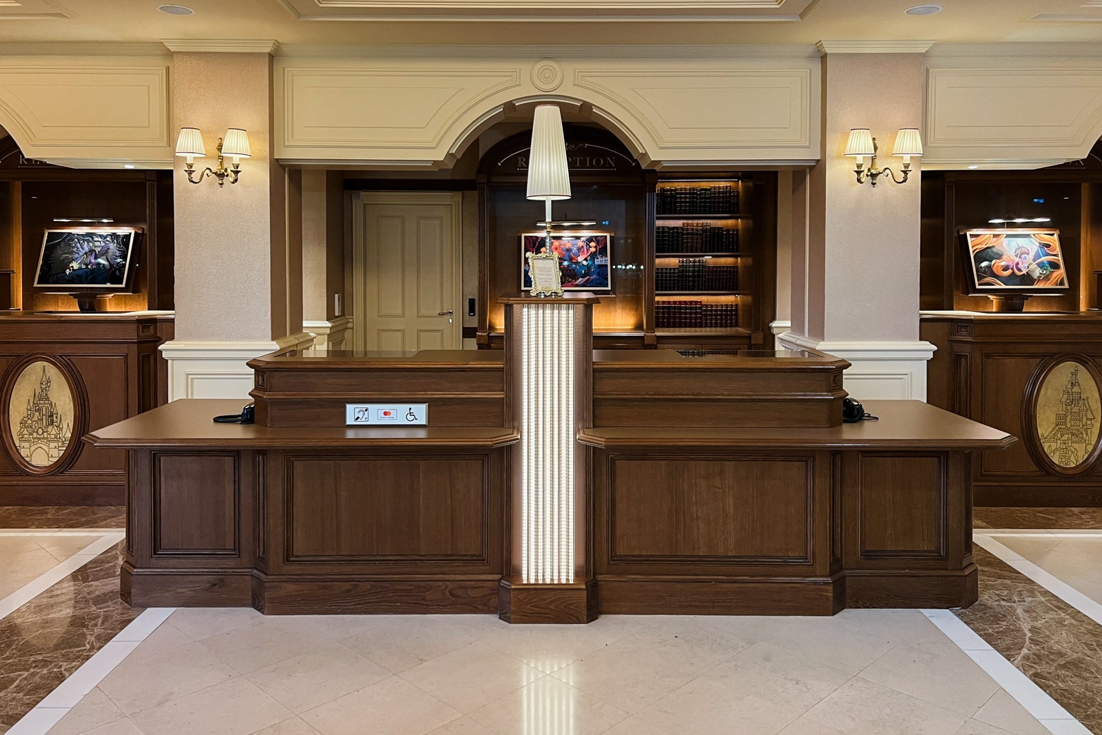Front desk of Disneyland Hotel Paris