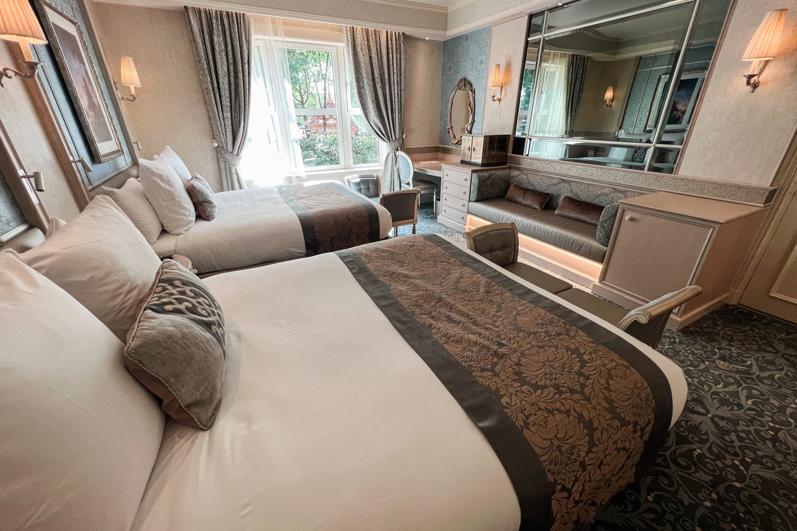 Beds at Disneyland Hotel Paris