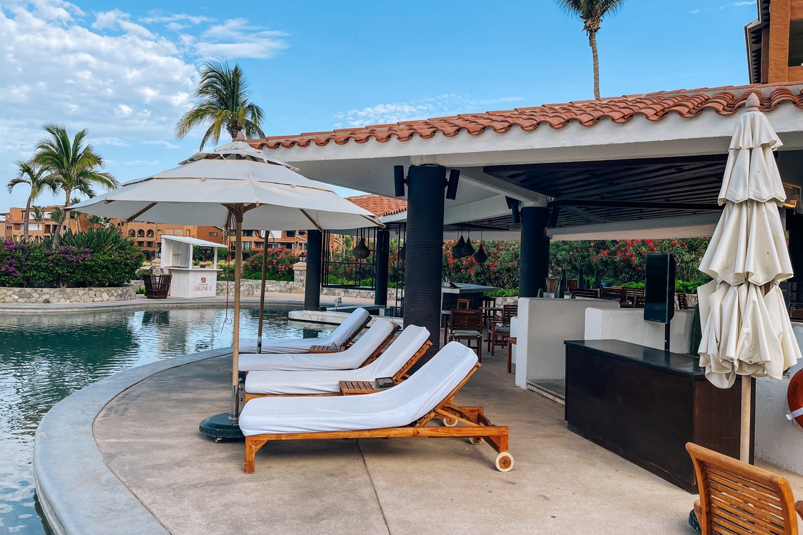 The bar at the main pool. Zoetry Casa del Mar Los Cabos, Mexico