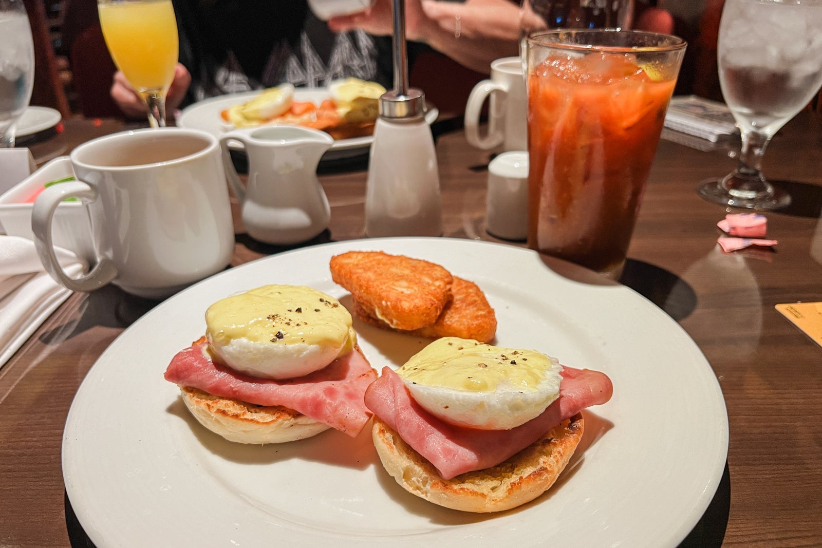 Carnival Freedom dining