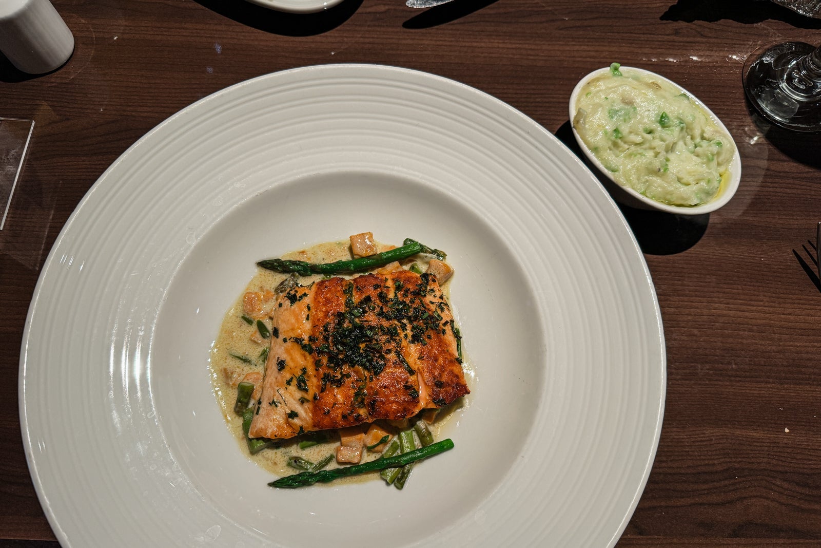 Carnival Freedom dining