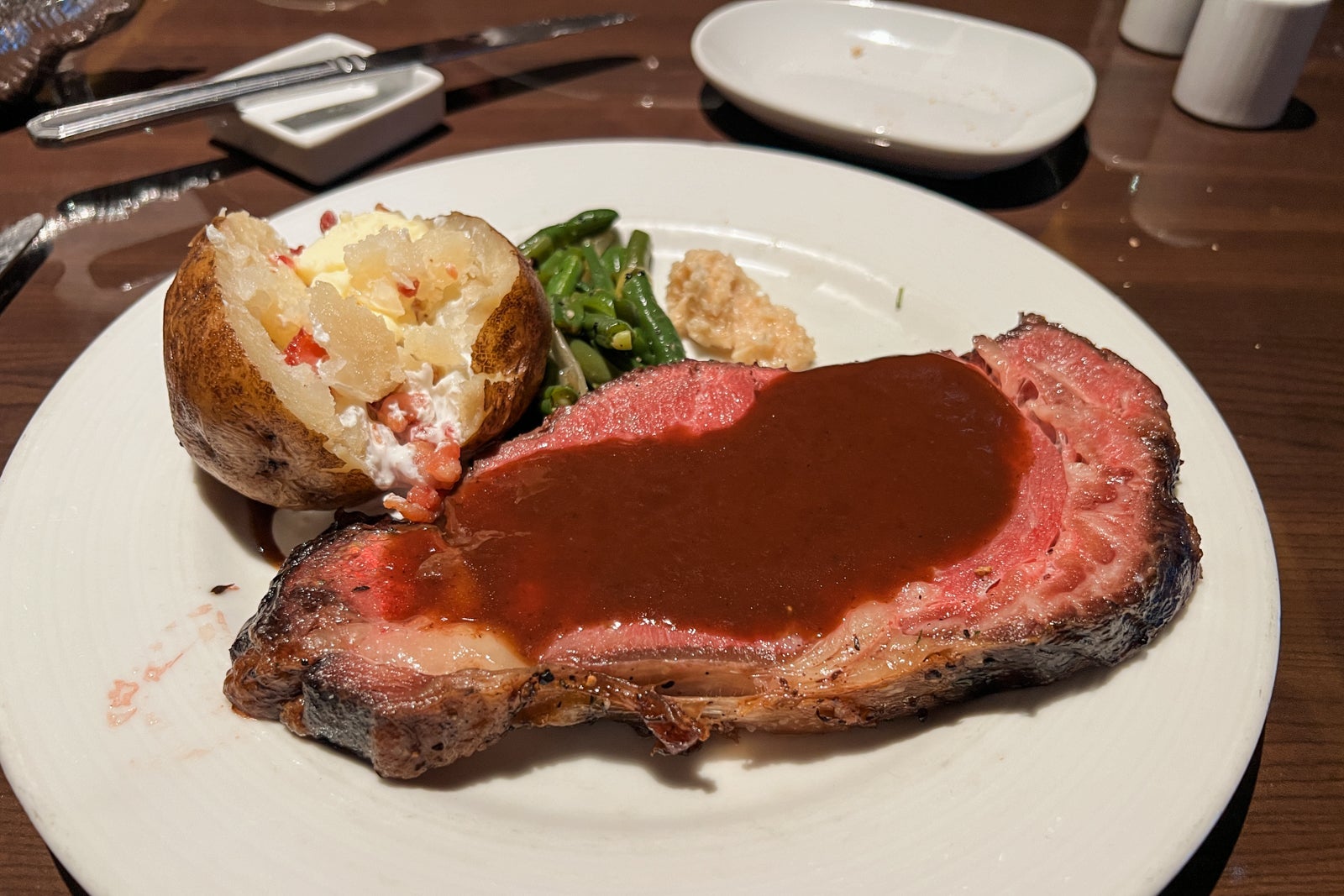 Carnival Freedom dining