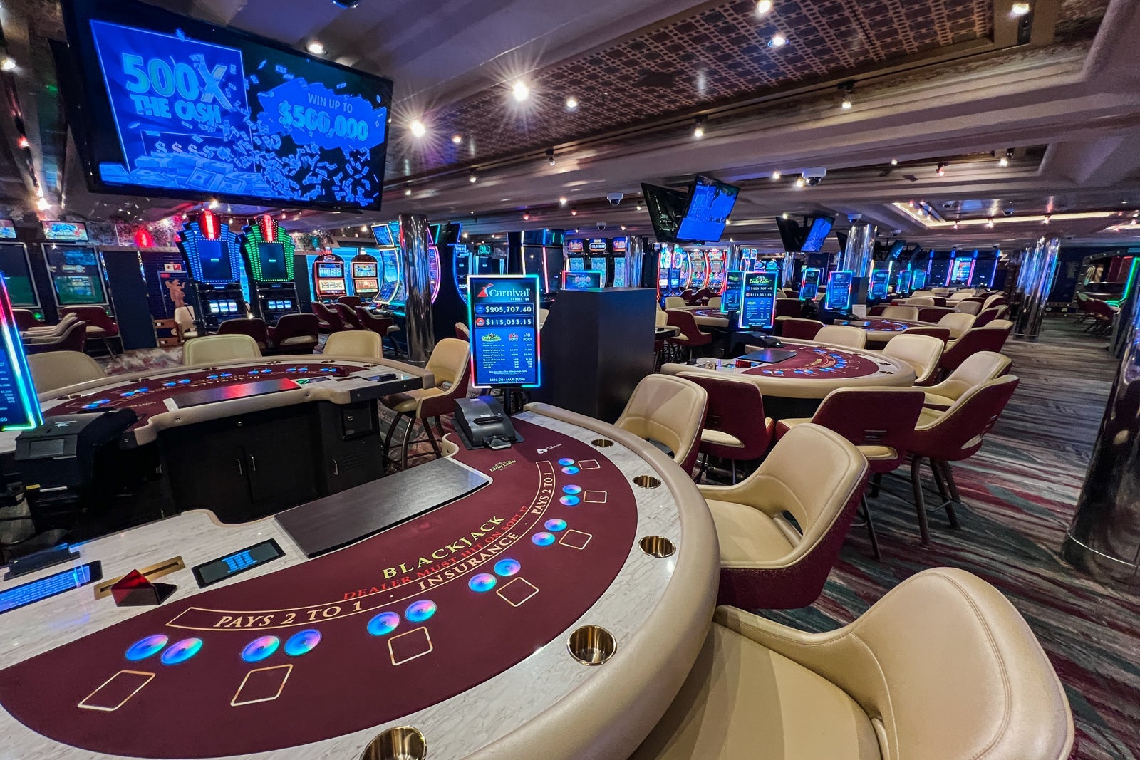 How to earn free cruises and perks with casino loyalty programs on land and at sea