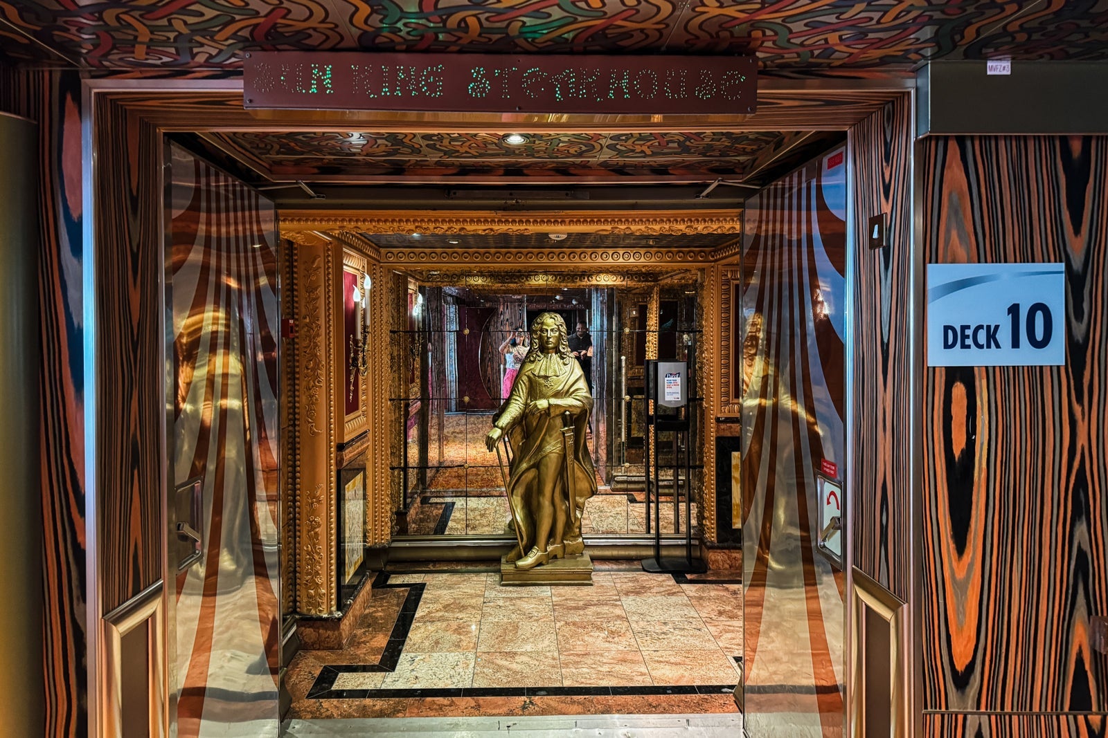 Carnival Freedom dining