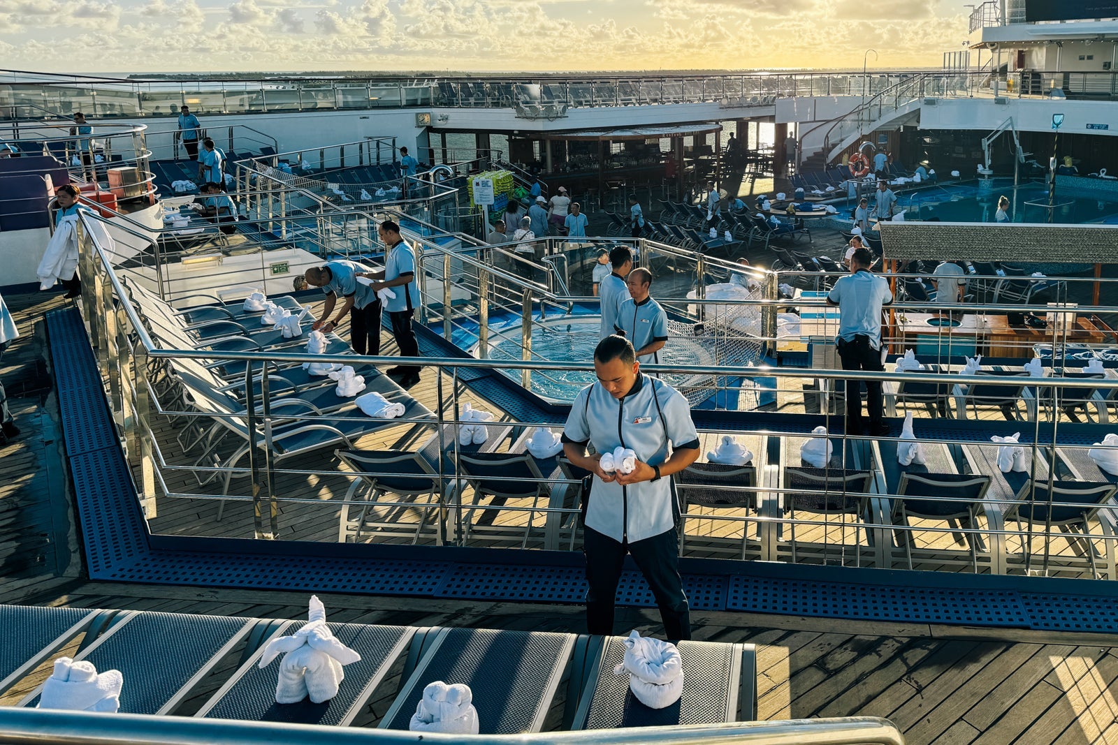 Carnival Freedom towel animals
