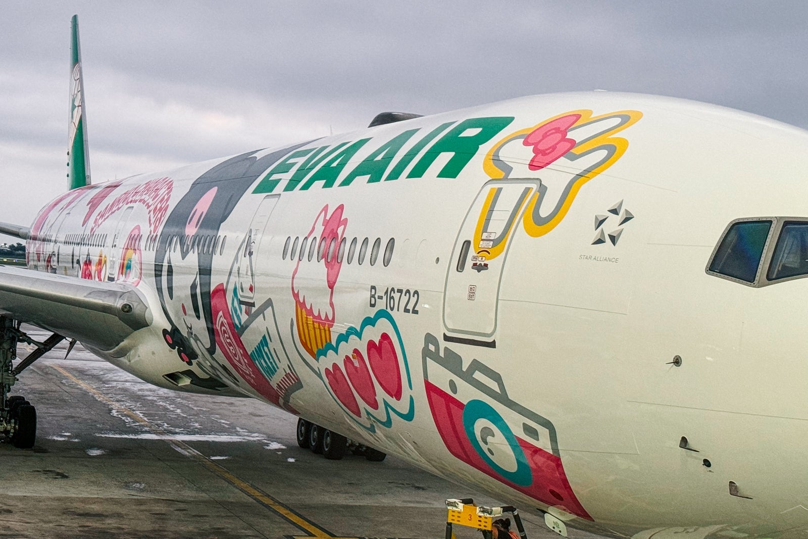 EVA AIR ハローキティモデル3種セット EVA Air debuts newest Hello Kitty plane on Chicago route