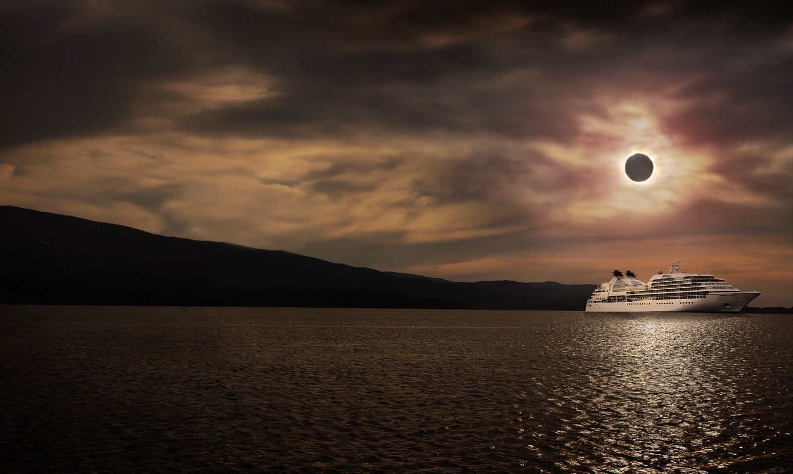 Cruise ship eclipse
