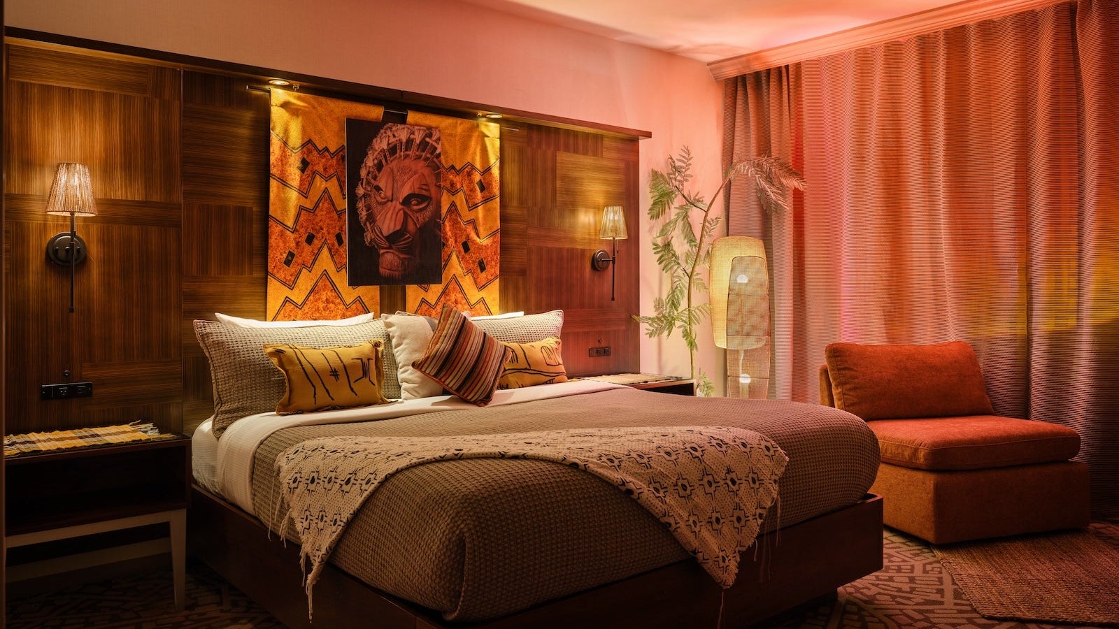 Hilton-New-York-Times-Square_THE-LION-KINGs-Royal-Suite-Bedroom_Drew-Gorrie