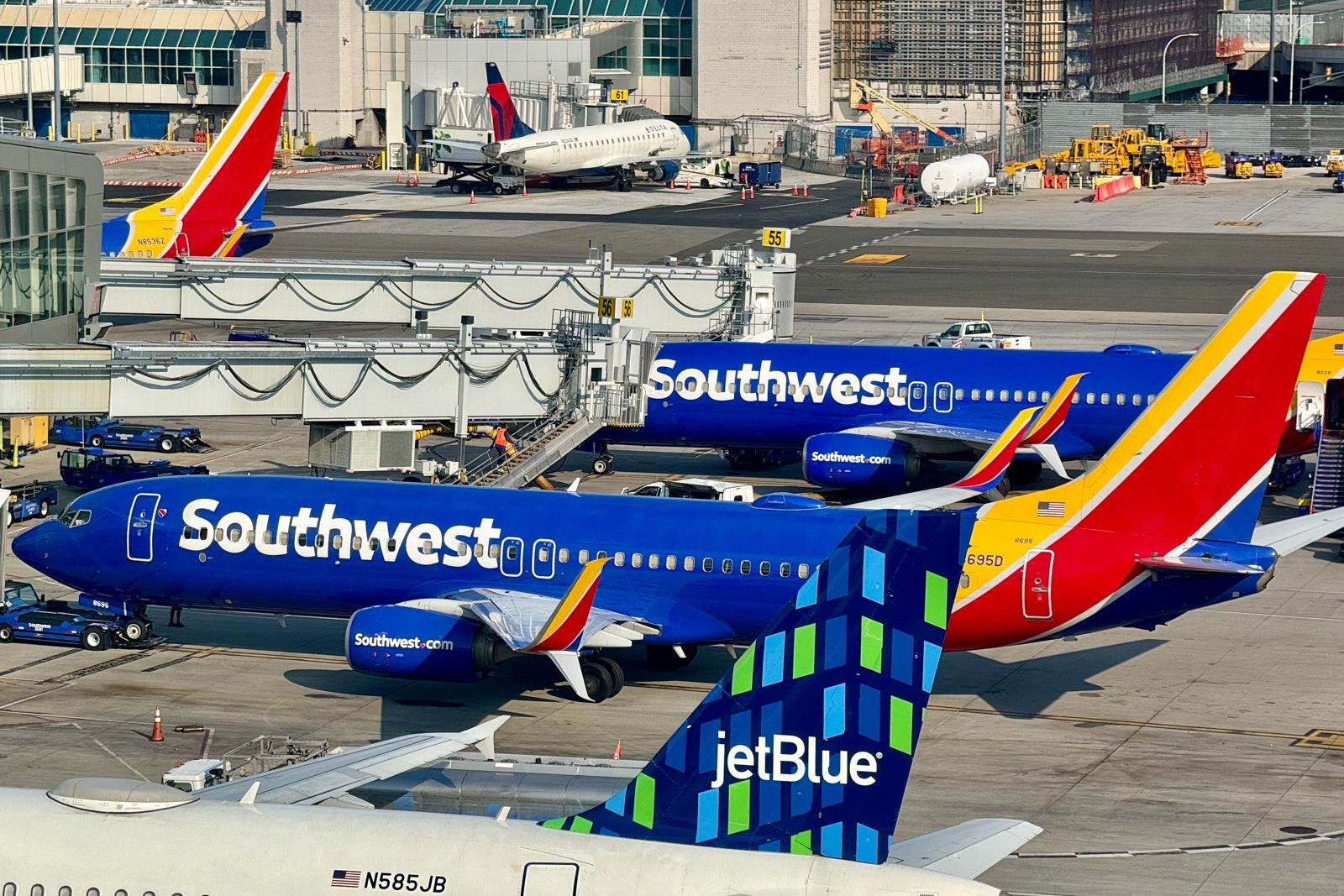 Southwest Boeing 737 LGA JetBlue A320