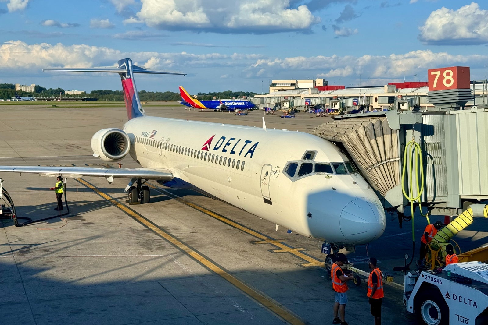Delta plane at gate