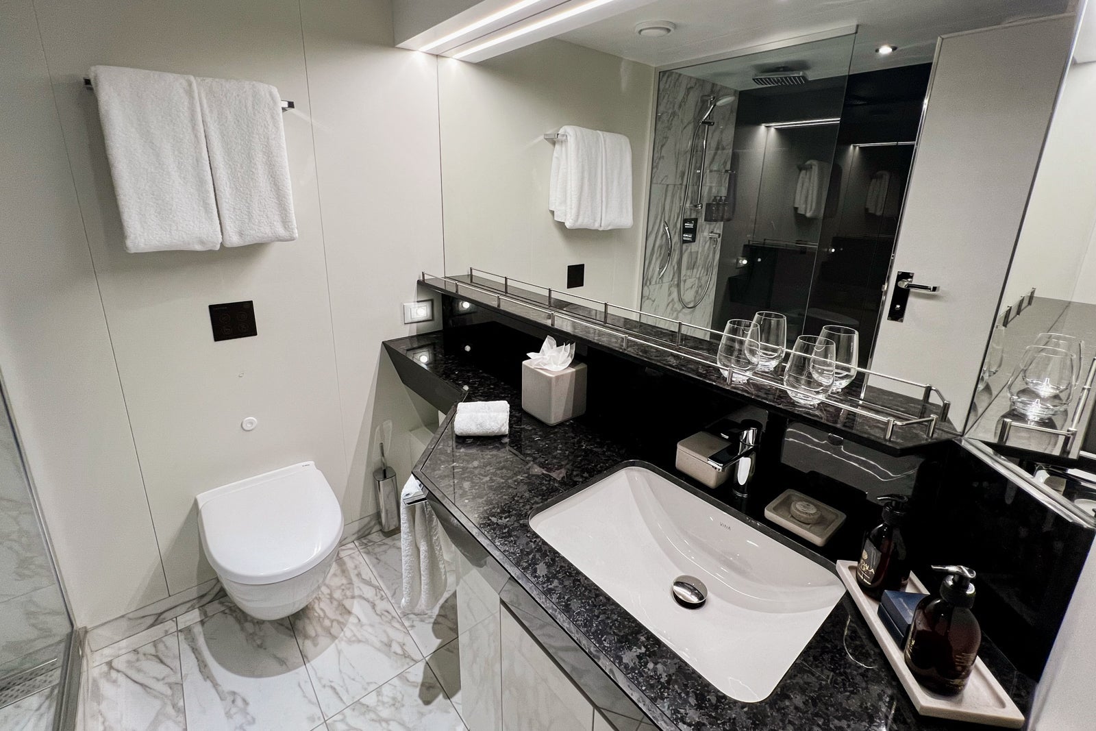 Ocean Terrace Suite bathroom