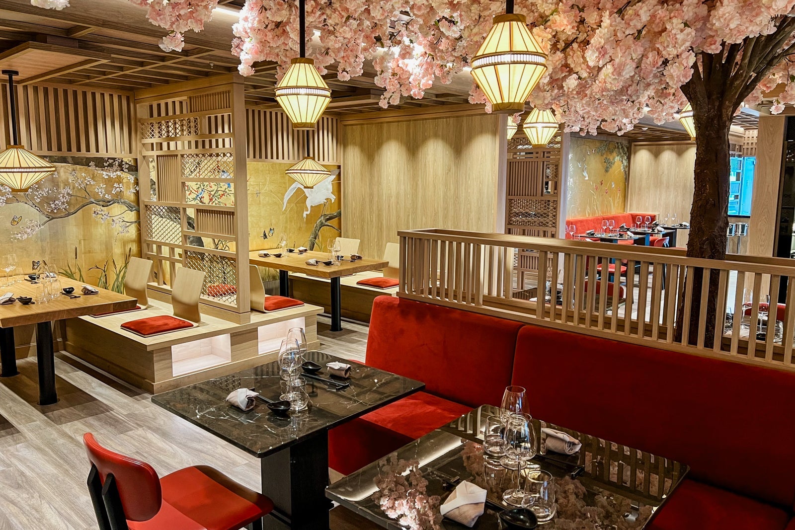 Sakura restaurant on Explora I