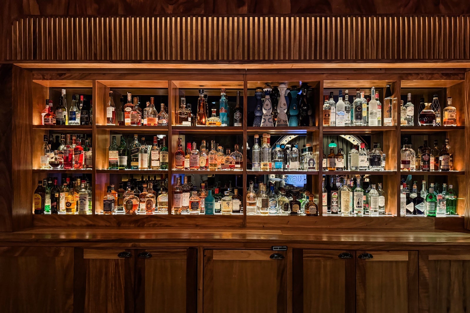 bar