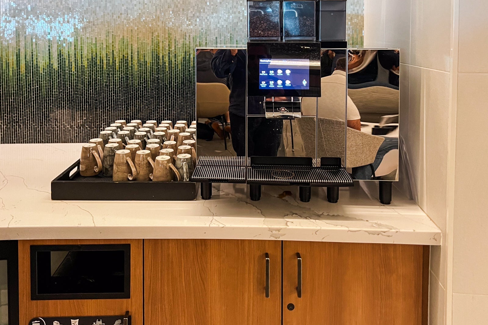 beverage station lounge