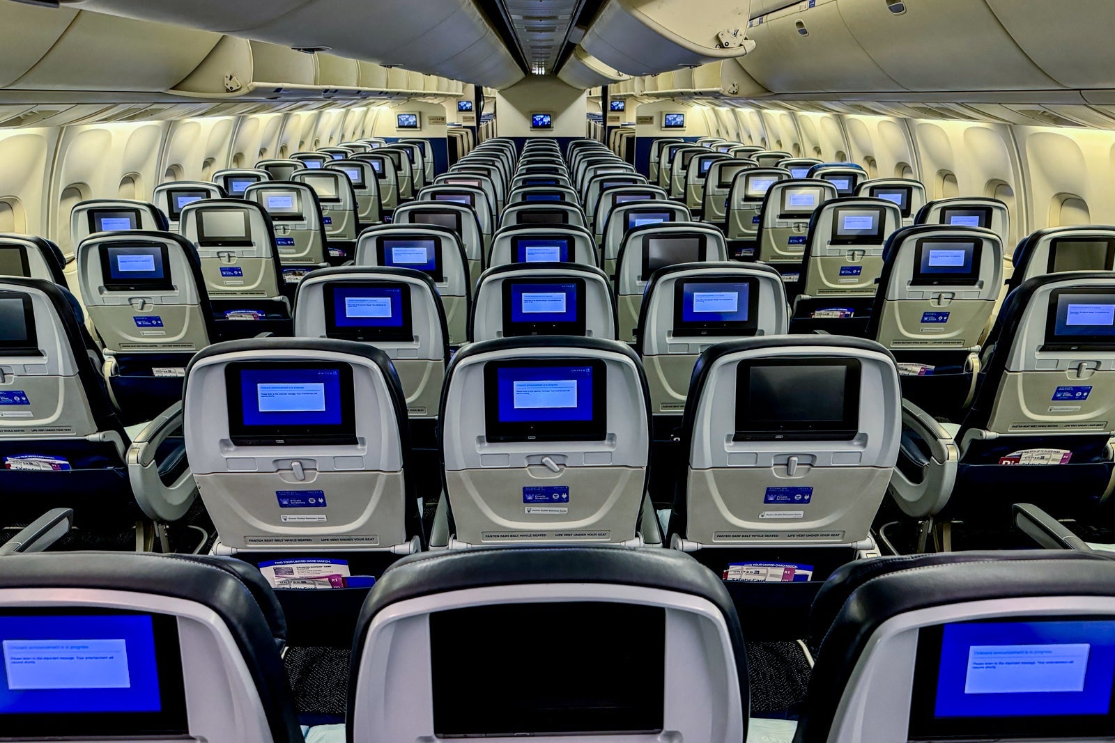 United widebody aircraft economy cabin