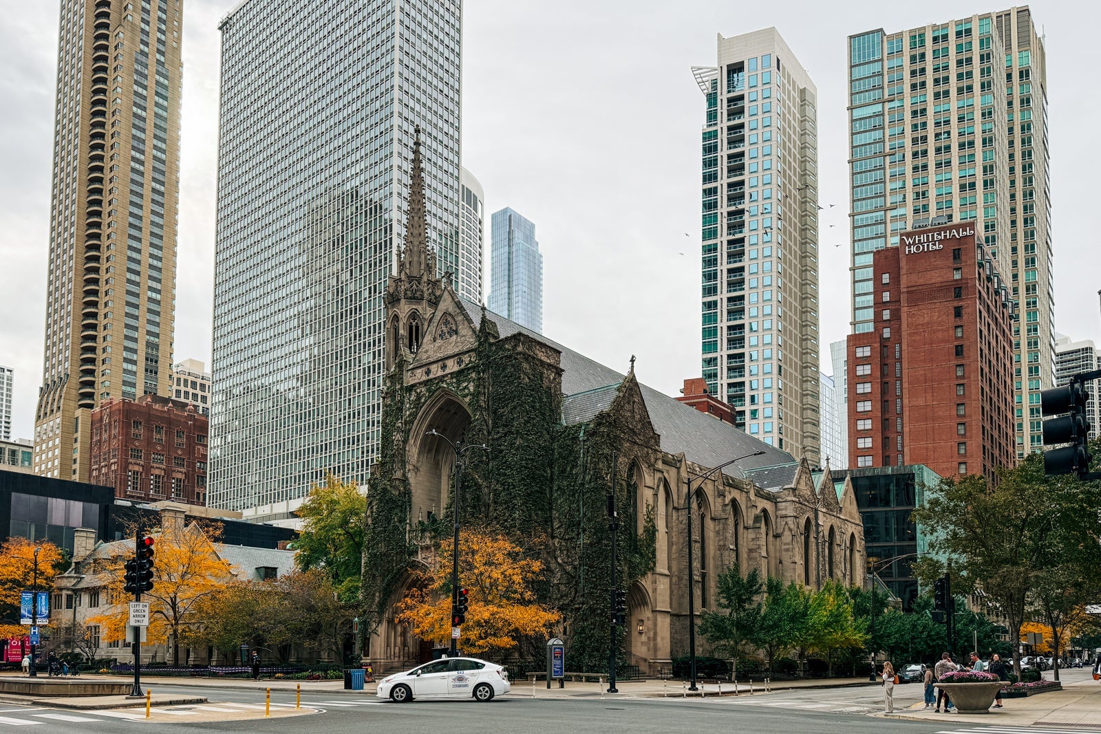 church in downtown Chicago