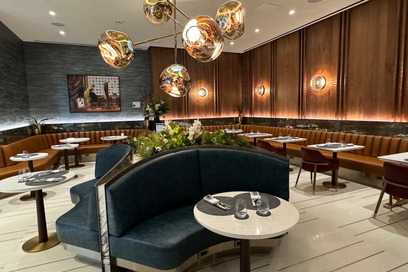 Delta discusses lounge and premium plans, and a presidential 
