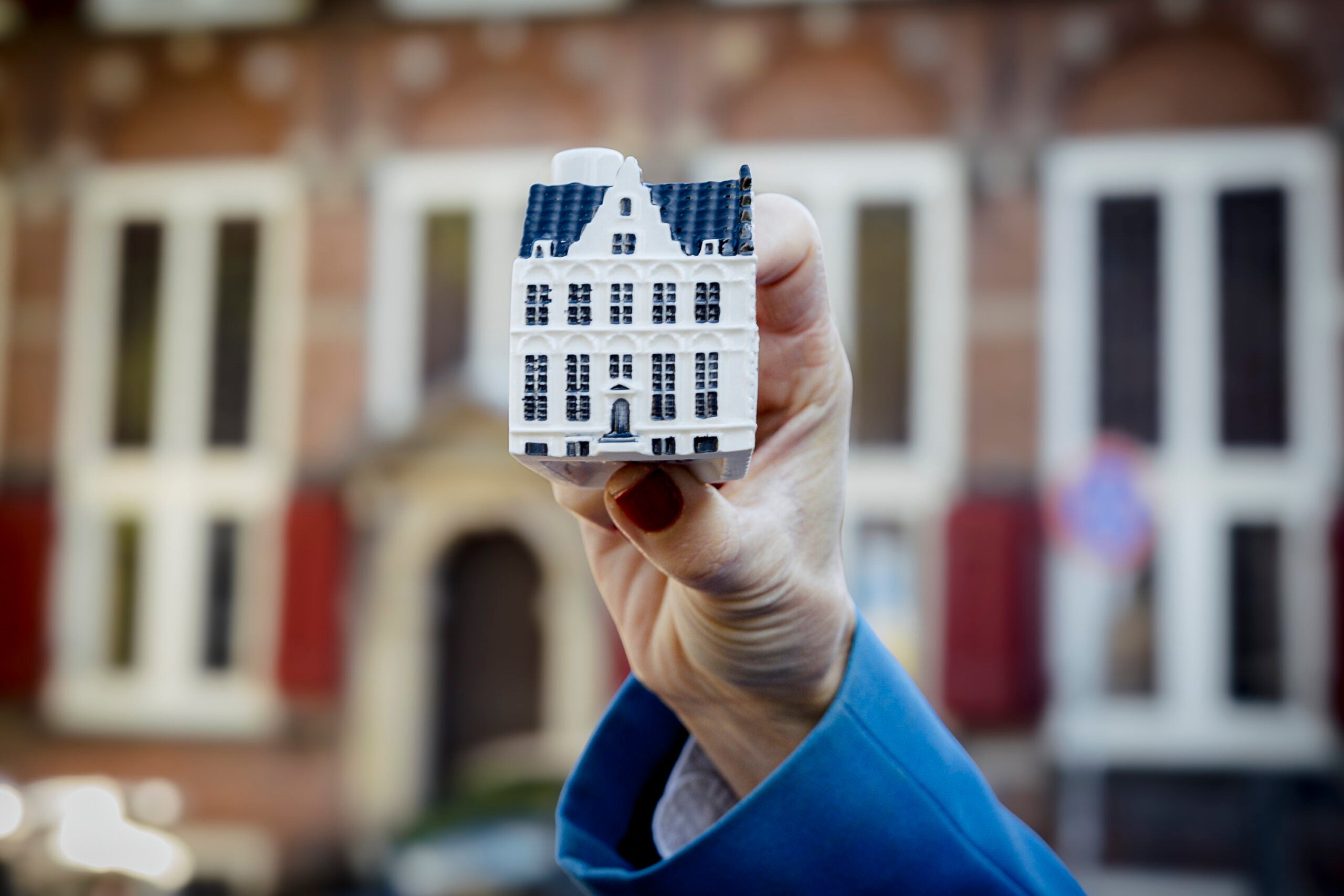 KLM's 105th Delft Blue House collectible honors a mansion on