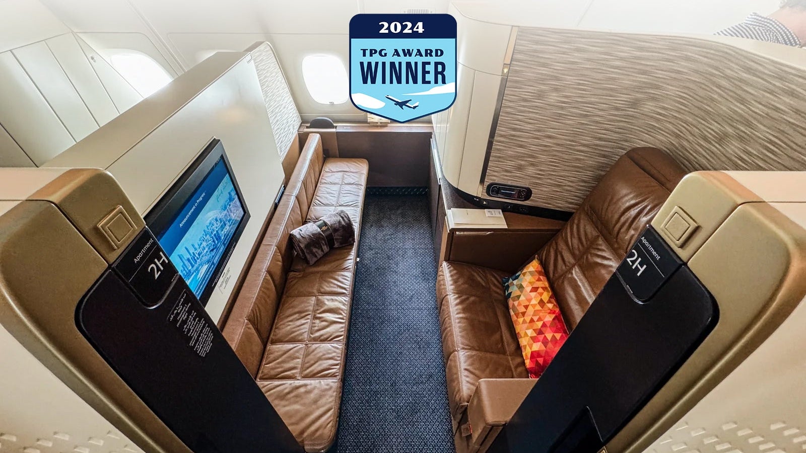 20240528_Etihad-Apartment_Etihad-First-Class-Apartment-seat-2H-entrance_ERosen_101
