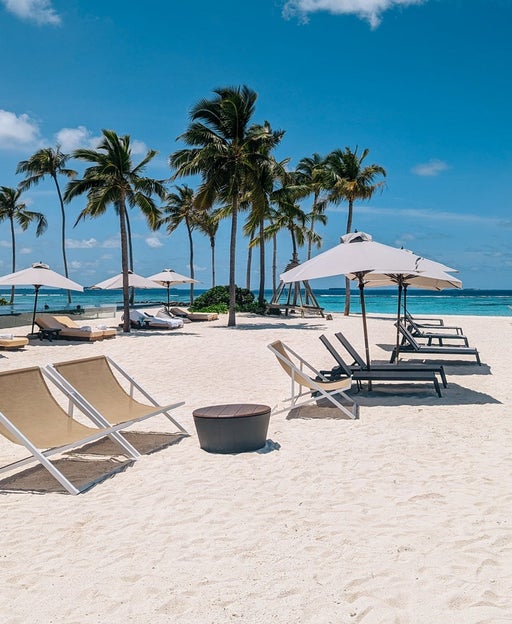 Alila Kothaifaru Maldives beach