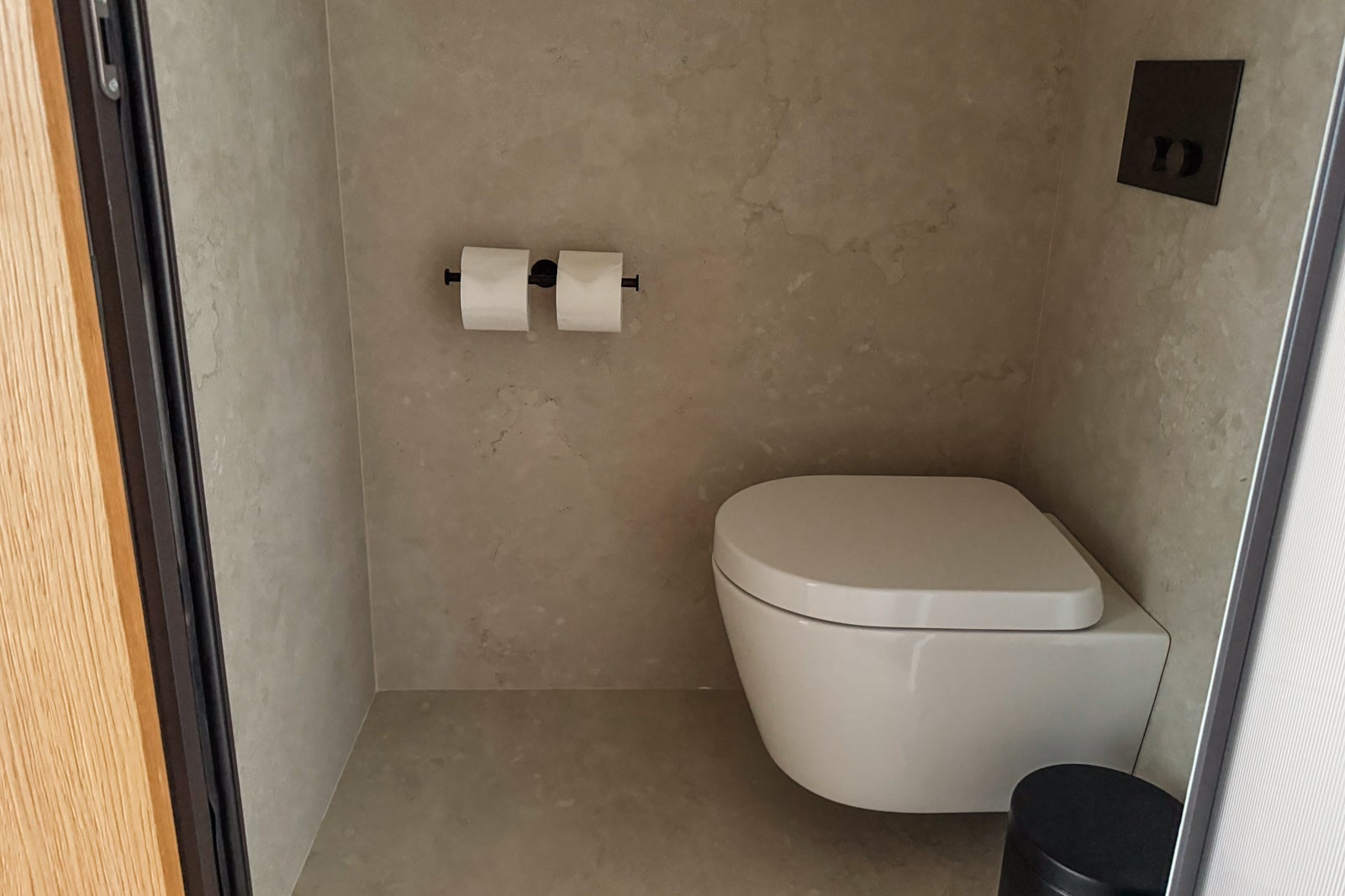 91 Athens Riviera restroom