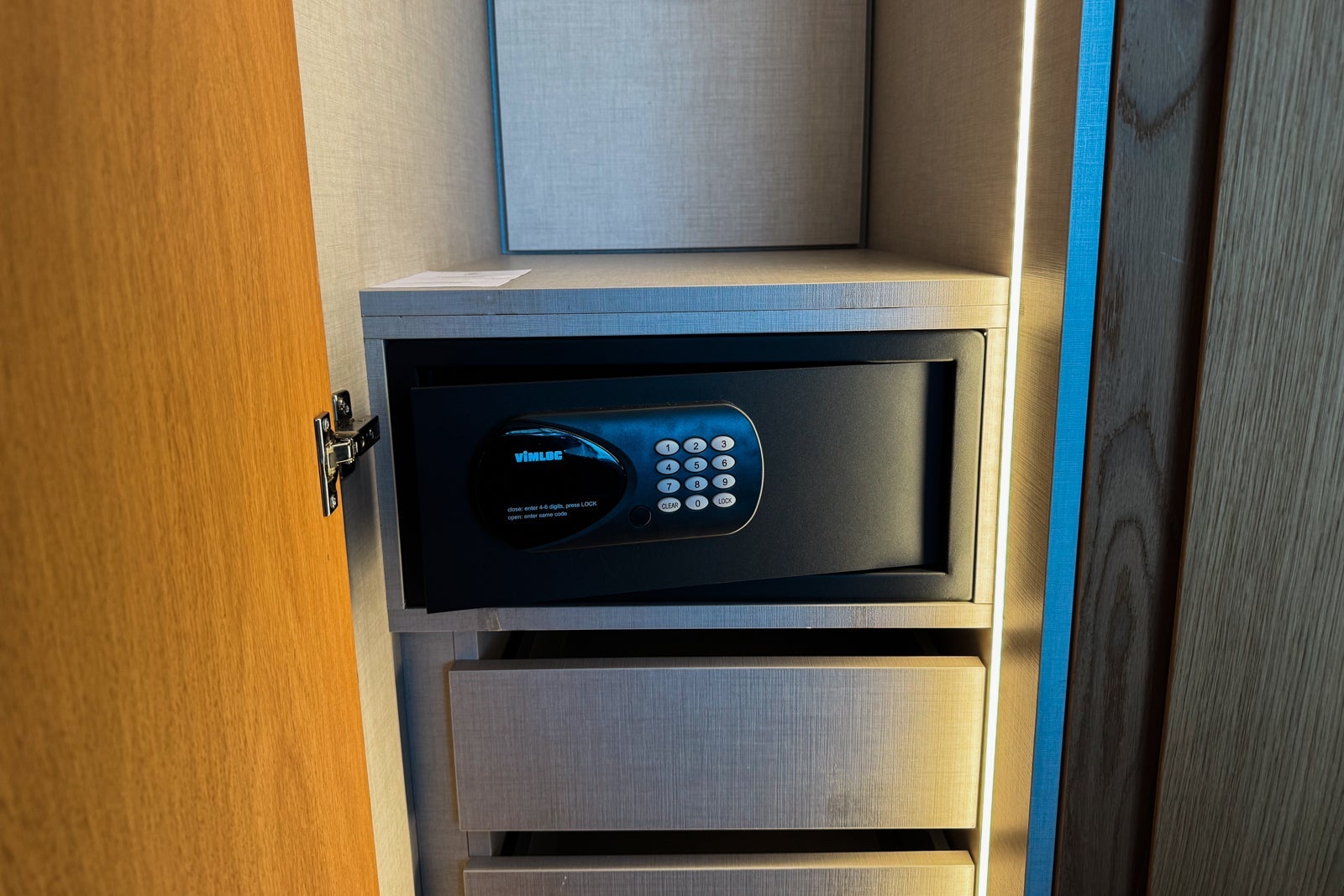 91 Athens Riviera accommodation