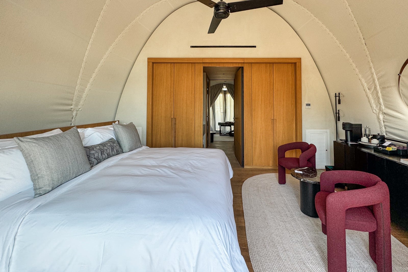 91 Athens Riviera accommodation