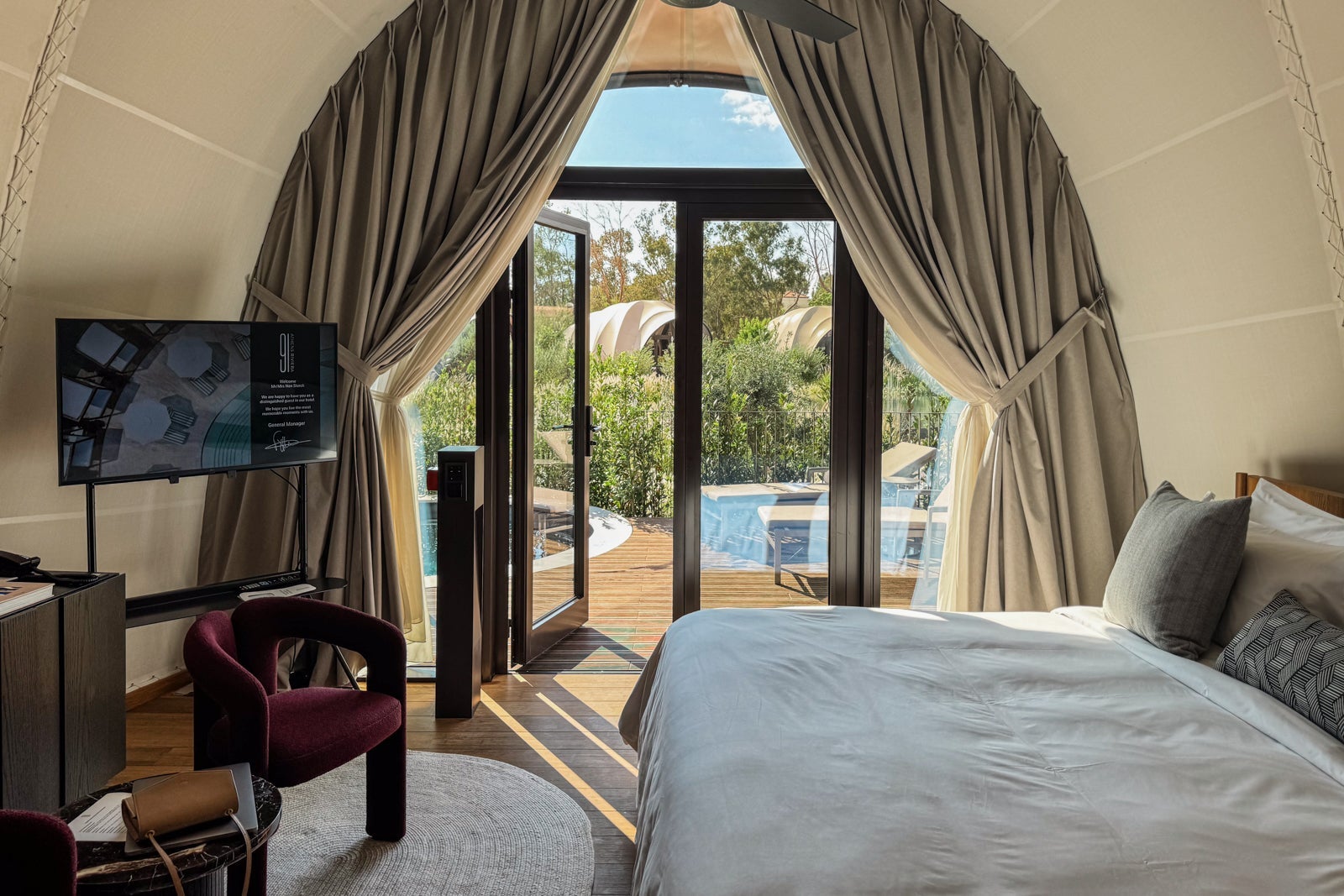 91 Athens Riviera accommodation