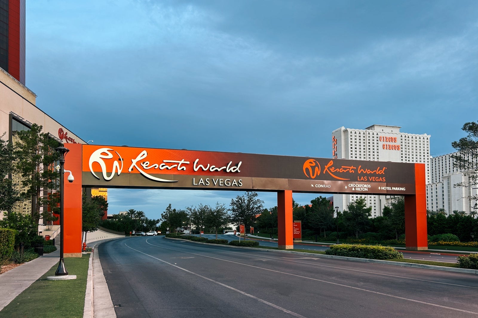 resorts world entrance