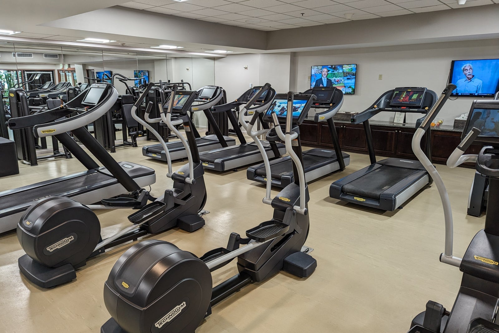 hotel fitness centers with cardio equipment