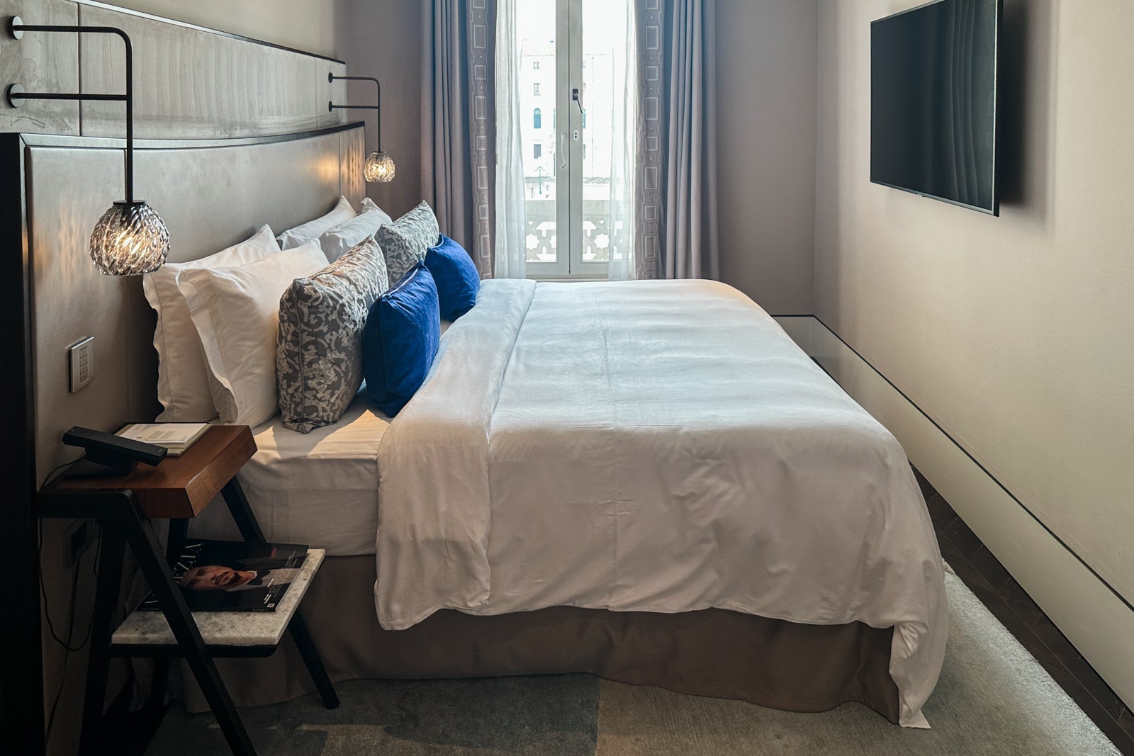 st regis guest room