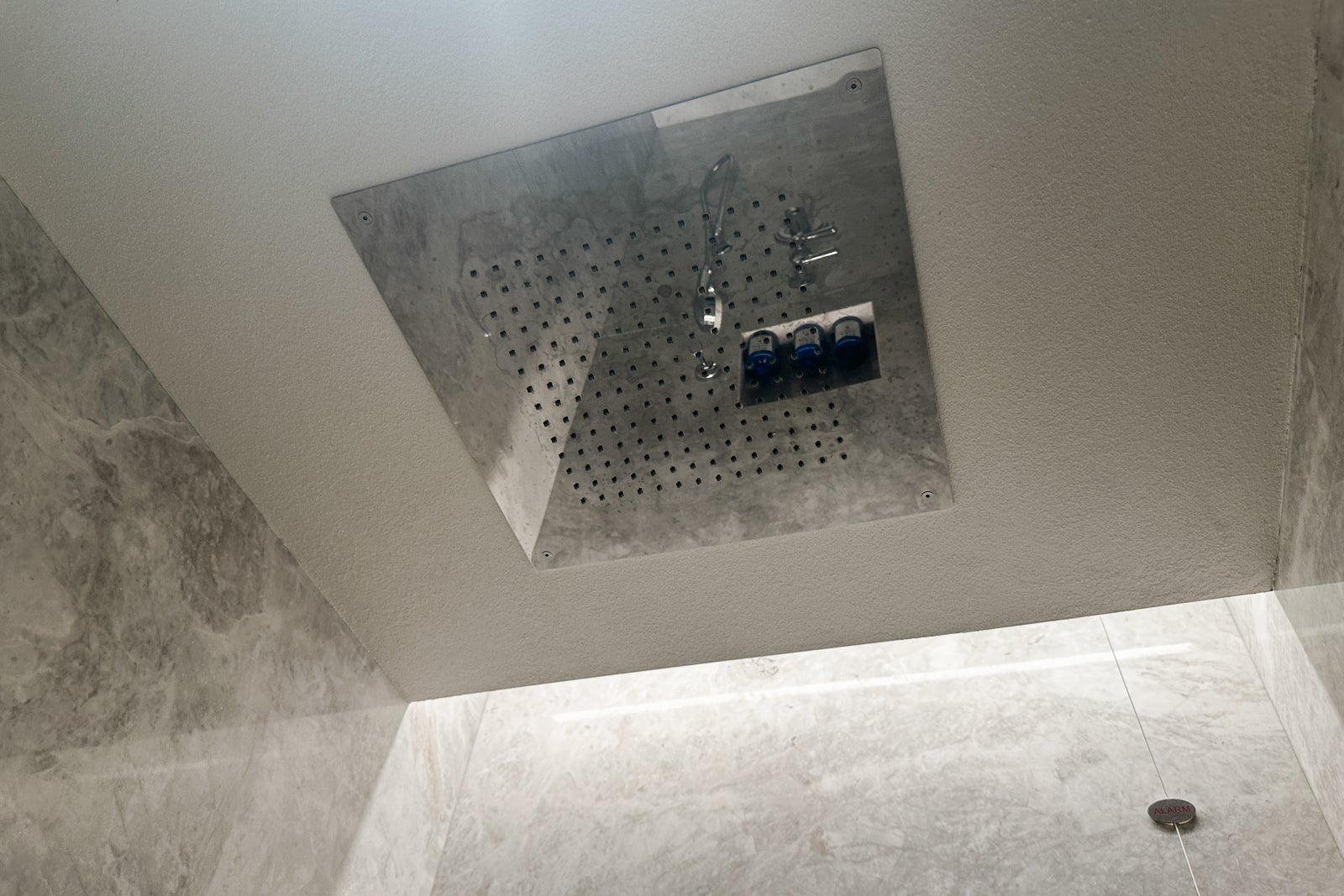 st regis bathroom